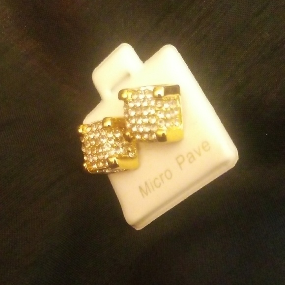 Mens cubed gold tone earrings - Picture 2 of 4